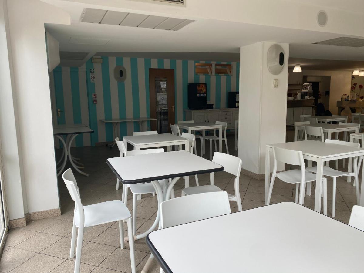 Hotel Modenese Riccione Kültér fotó