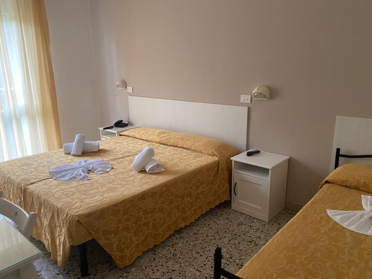 Hotel Modenese Riccione Kültér fotó