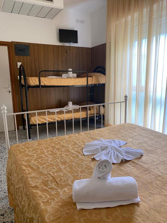 Hotel Modenese Riccione Kültér fotó