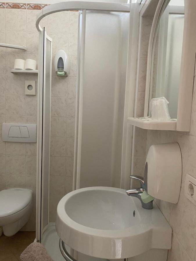Hotel Modenese Riccione Kültér fotó
