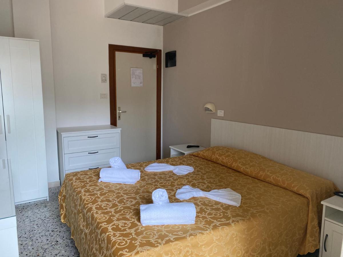 Hotel Modenese Riccione Kültér fotó