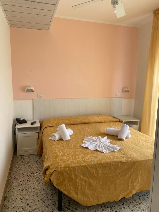 Hotel Modenese Riccione Kültér fotó