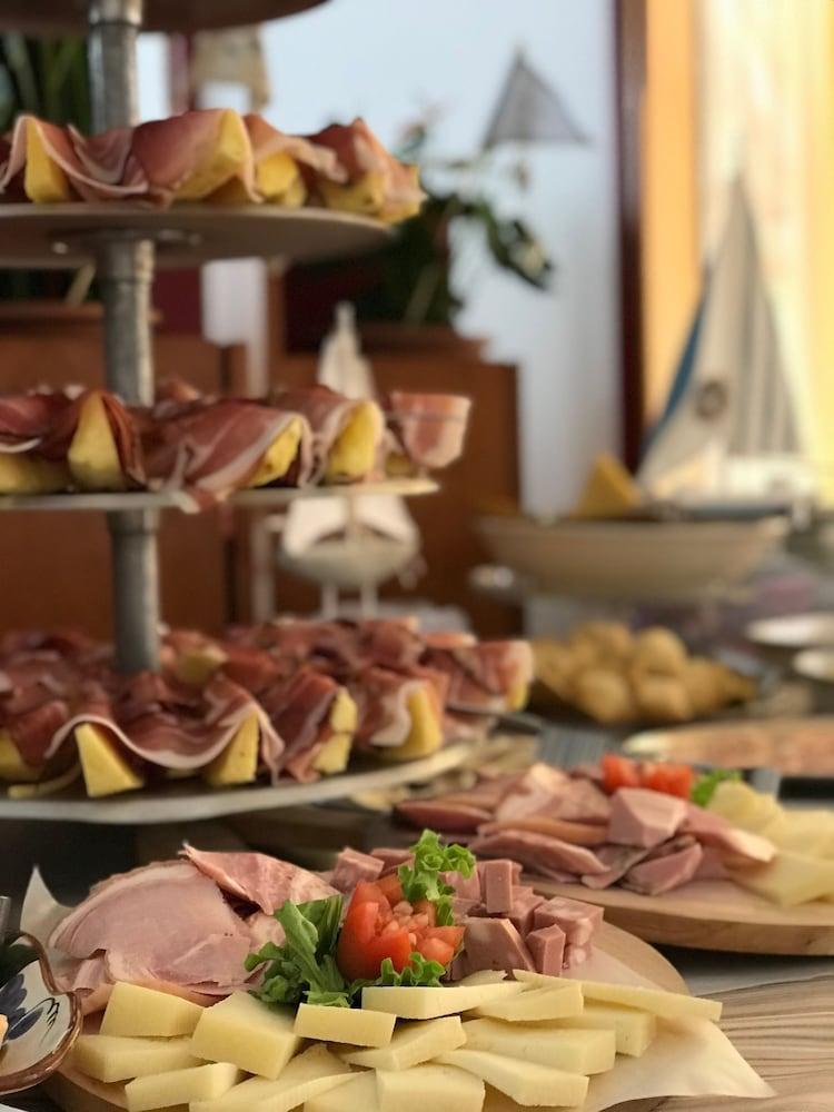 Hotel Modenese Riccione Kültér fotó