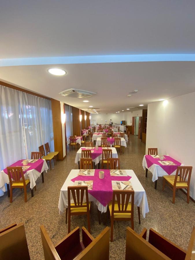 Hotel Modenese Riccione Kültér fotó